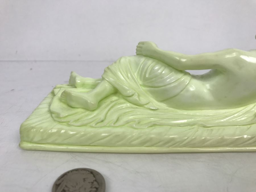 Vintage Asian Hong Kong Carved Lemon Chrysoprase Sculpture Of Lying Nude Woman [Photo 13]