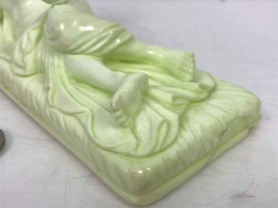 Vintage Asian Hong Kong Carved Lemon Chrysoprase Sculpture Of Lying Nude Woman [Photo 9]