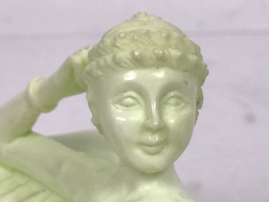 Vintage Asian Hong Kong Carved Lemon Chrysoprase Sculpture Of Lying Nude Woman [Photo 21]