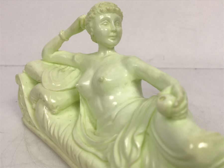 Vintage Asian Hong Kong Carved Lemon Chrysoprase Sculpture Of Lying Nude Woman [Photo 8]
