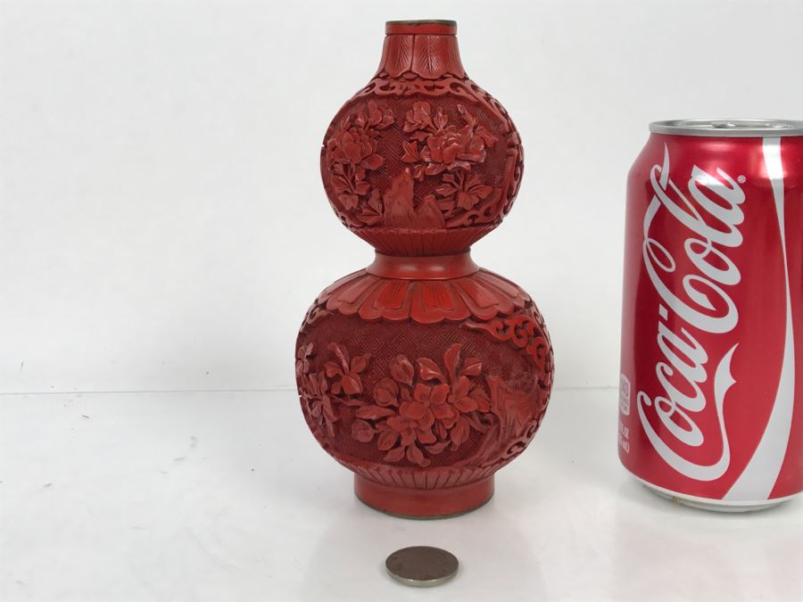 Chinese Cinnabar Vase [Photo 3]