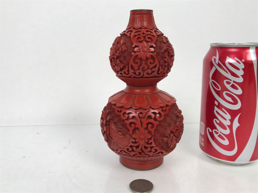 Chinese Cinnabar Vase [Photo 1]