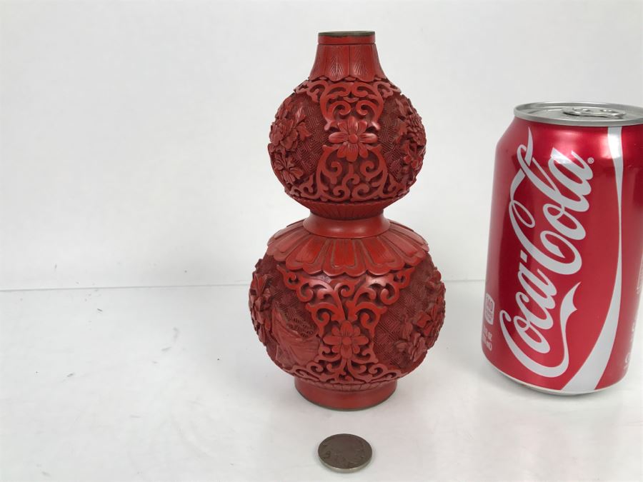Chinese Cinnabar Vase [Photo 2]
