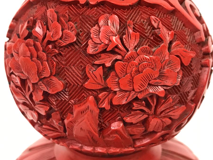 Chinese Cinnabar Vase [Photo 9]