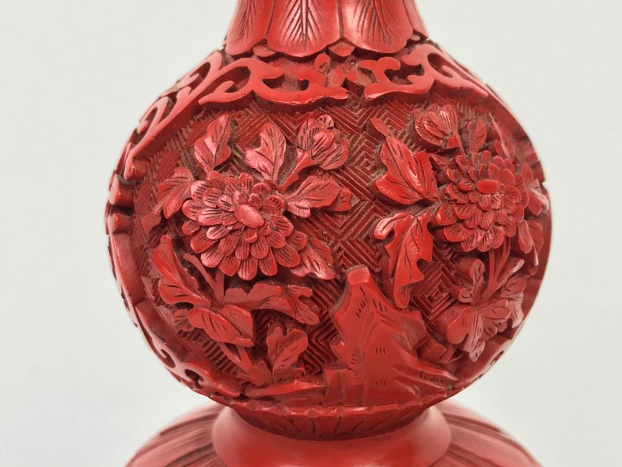Chinese Cinnabar Vase [Photo 13]
