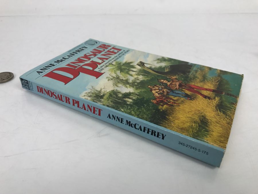 (3) Signed Anne McCaffrey Paperback Books: Dinosaur Planet, Dinosaur Planet Survivors And Decision At Doona [Photo 7]