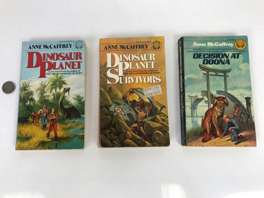 (3) Signed Anne McCaffrey Paperback Books: Dinosaur Planet, Dinosaur Planet Survivors And Decision At Doona [Photo 3]