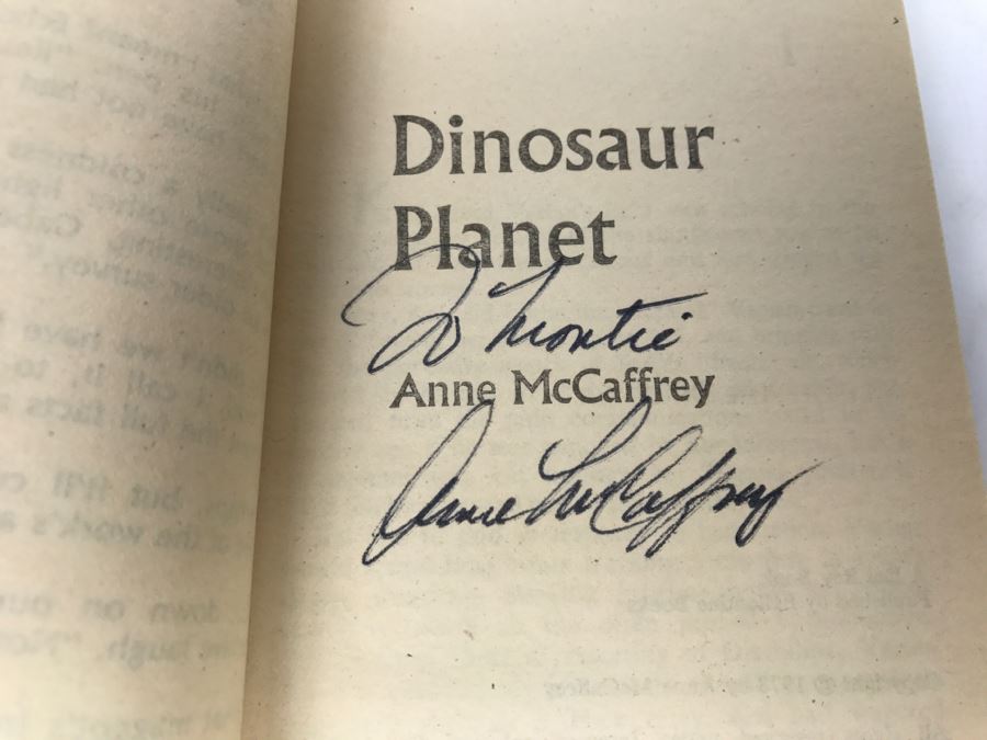(3) Signed Anne McCaffrey Paperback Books: Dinosaur Planet, Dinosaur Planet Survivors And Decision At Doona [Photo 10]