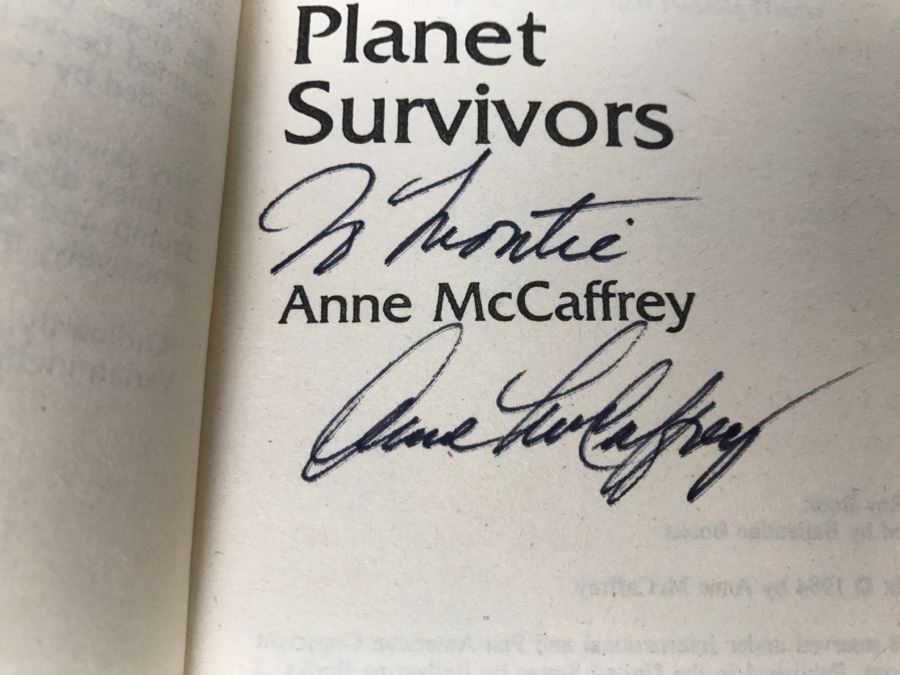 (3) Signed Anne McCaffrey Paperback Books: Dinosaur Planet, Dinosaur Planet Survivors And Decision At Doona [Photo 15]