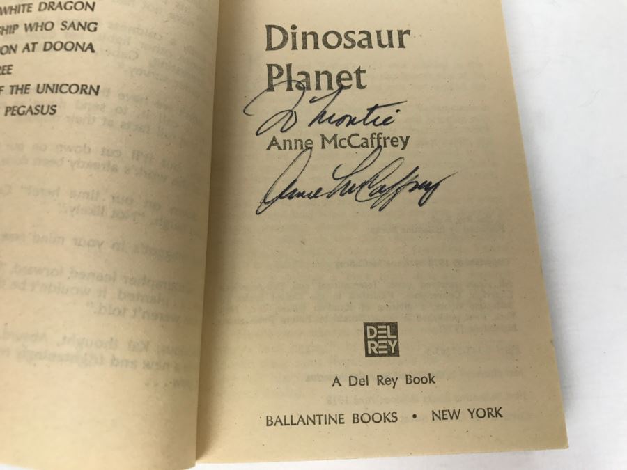(3) Signed Anne McCaffrey Paperback Books: Dinosaur Planet, Dinosaur Planet Survivors And Decision At Doona [Photo 9]