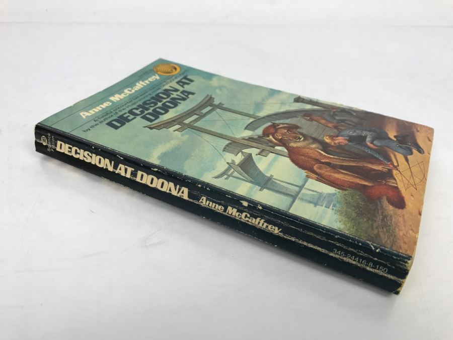(3) Signed Anne McCaffrey Paperback Books: Dinosaur Planet, Dinosaur Planet Survivors And Decision At Doona [Photo 17]