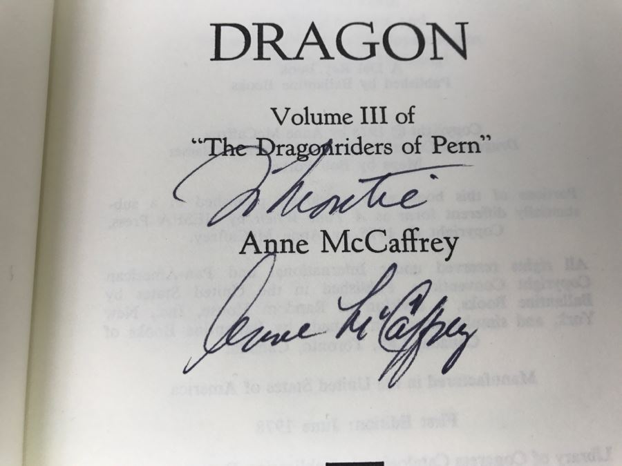 First Edition Signed Hardcover Book The White Dragon Volume III Of “The Dragonriders Of Pern” By Anne McCaffrey [Photo 8]