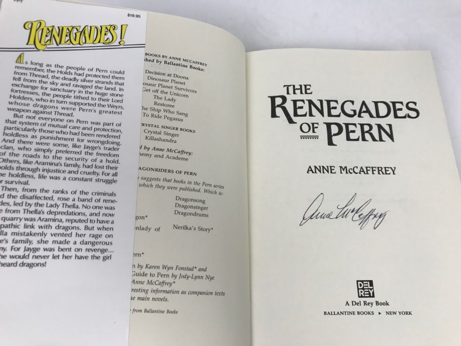 First Edition Signed Hardcover Book The Renegades Of Pern By Anne McCaffrey [Photo 5]