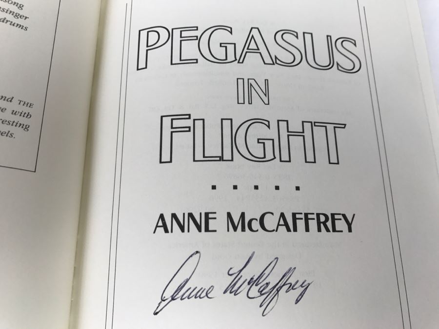 Signed Hardcover First Edition Book Pegasus In Flight By Anne McCaffrey [Photo 7]