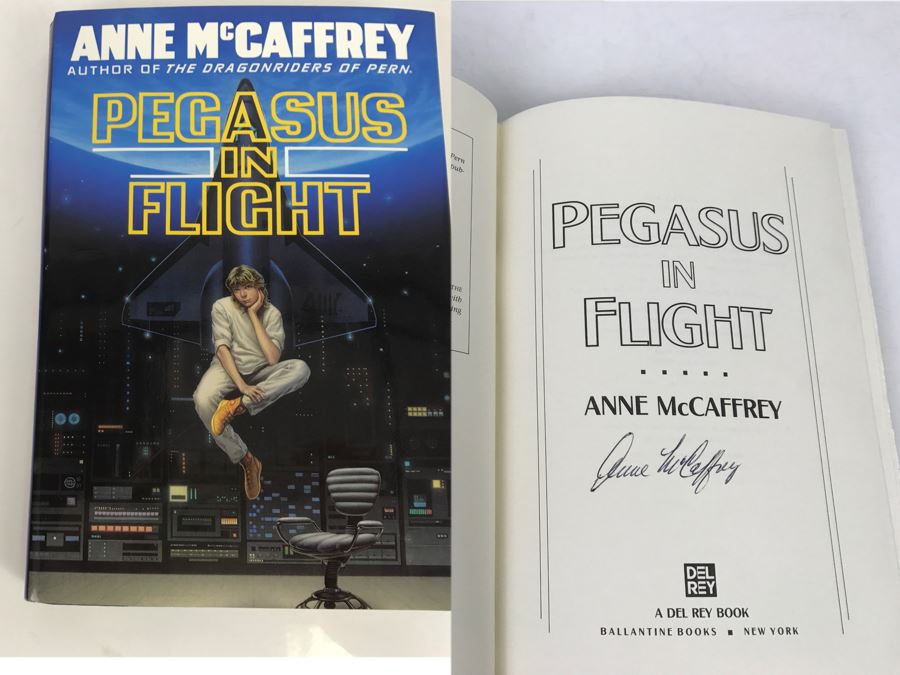 Signed Hardcover First Edition Book Pegasus In Flight By Anne McCaffrey [Photo 1]