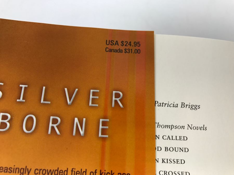 Signed First Edition Hardcover Book 'Silver Borne' By Patricia Briggs [Photo 7]