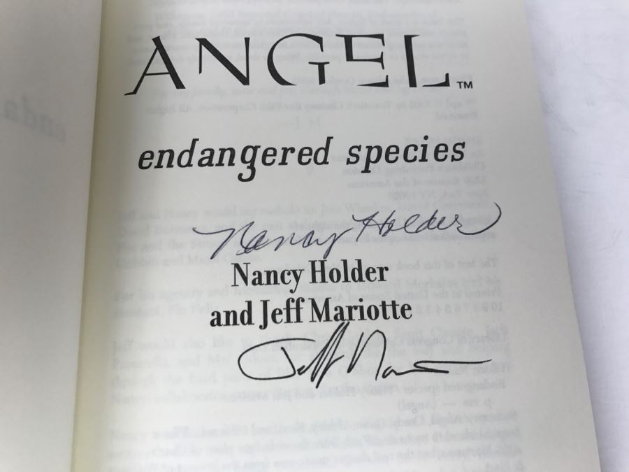 Signed Hardcover Book 'Angel Endangered Species' By Nancy Holder (Signed) And Jeff Mariotte (Signed) [Photo 7]