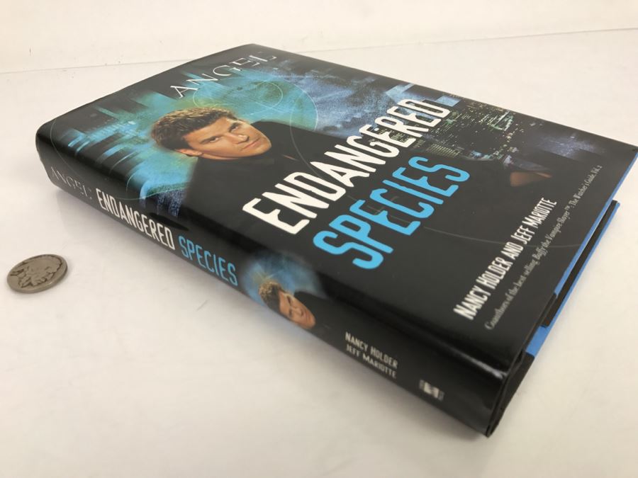 Signed Hardcover Book 'Angel Endangered Species' By Nancy Holder (Signed) And Jeff Mariotte (Signed) [Photo 3]