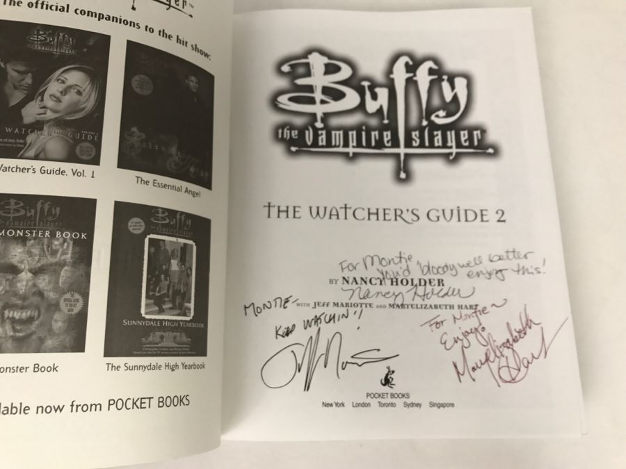 Signed Book 'Buffy The Vampire Slayer The Watcher's Guide Volume 2' By Nancy Holder (Signed) With Jeff Mariotte (Signed) And MaryElizabeth Hart (Signed) [Photo 5]