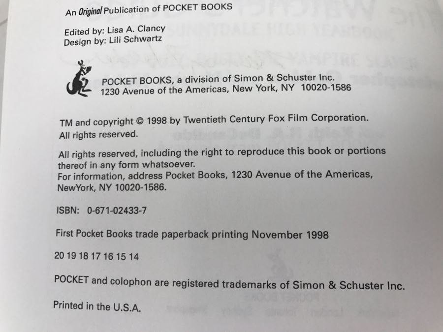 Signed Book 'Buffy The Vampire Slayer The Watcher's Guide' By Christopher Golden And Nancy Holder (Signed) [Photo 9]