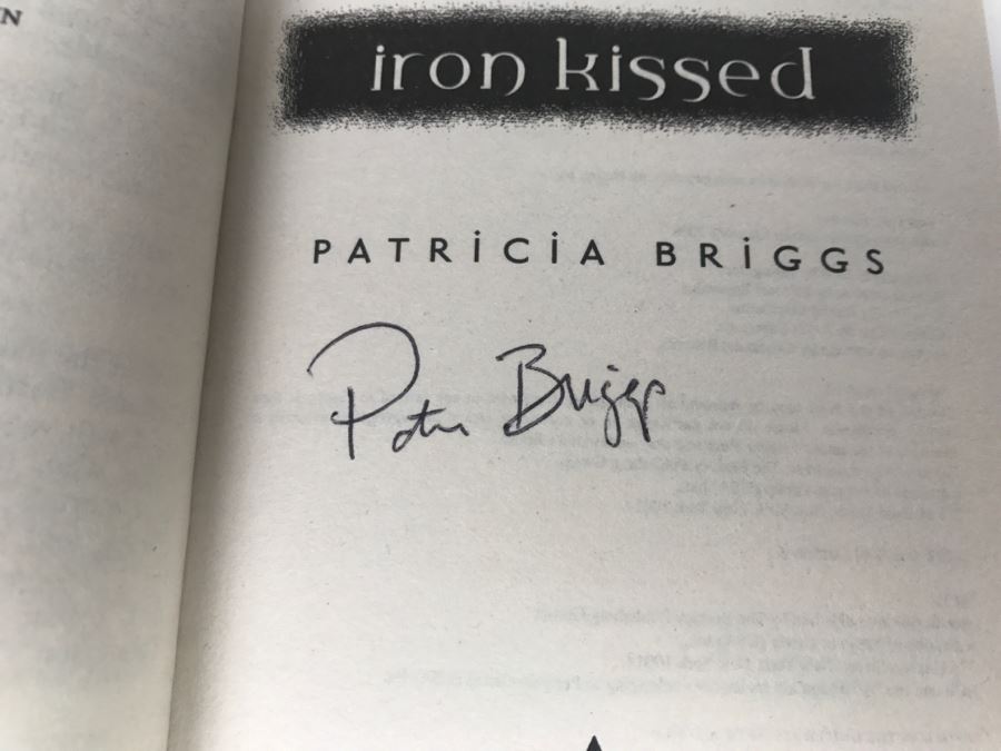 Signed Set Of (3) Paperback Books By Patricia Briggs [Photo 5]
