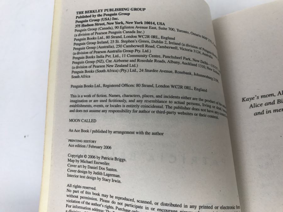 Signed Set Of (3) Paperback Books By Patricia Briggs [Photo 14]