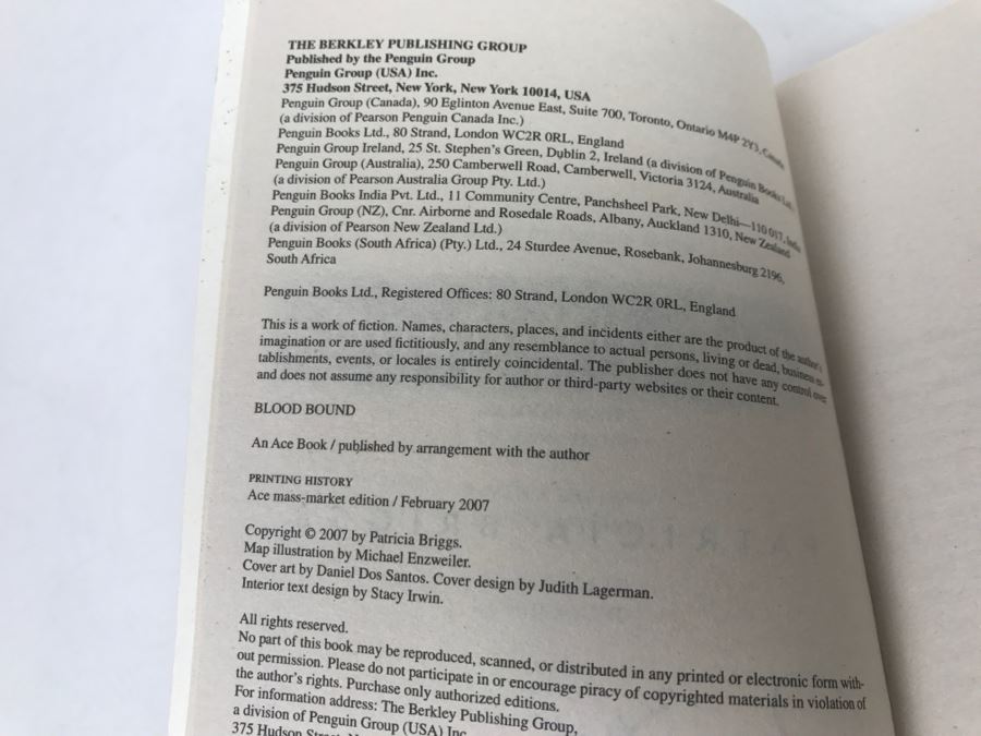 Signed Set Of (3) Paperback Books By Patricia Briggs [Photo 20]