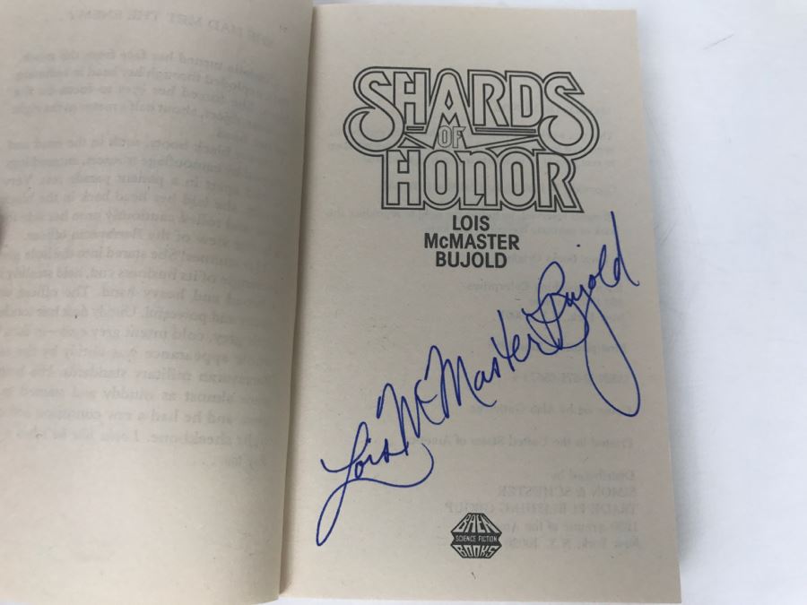 Signed Set Of (4) Paperback Books By Lois McMaster Bujold [Photo 25]