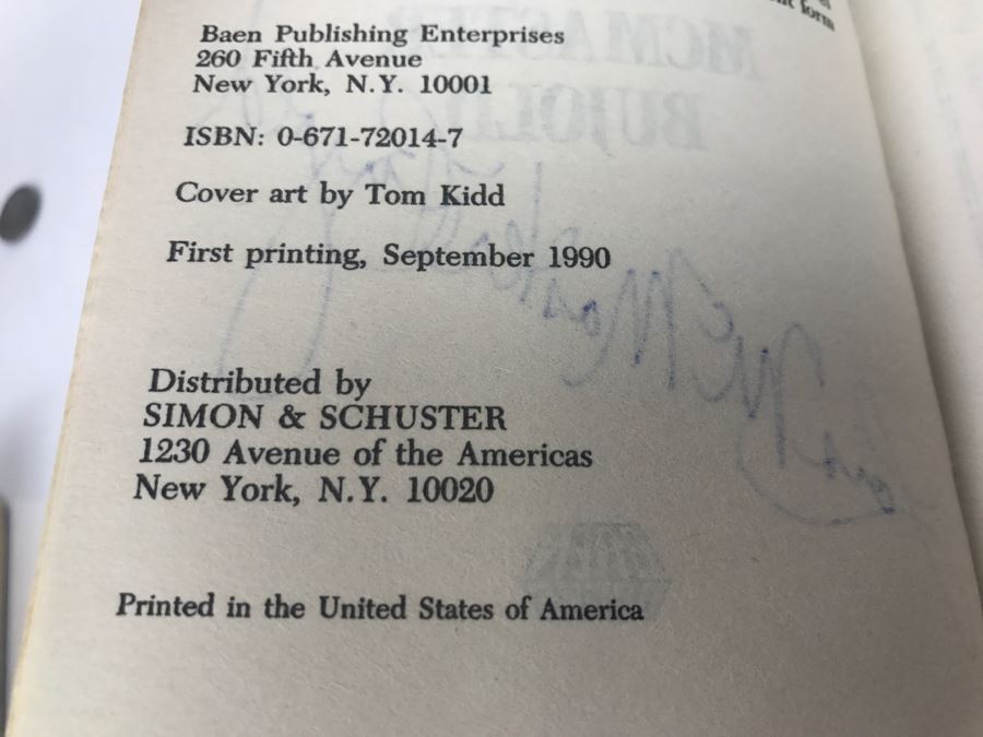 Signed Set Of (4) Paperback Books By Lois McMaster Bujold [Photo 15]