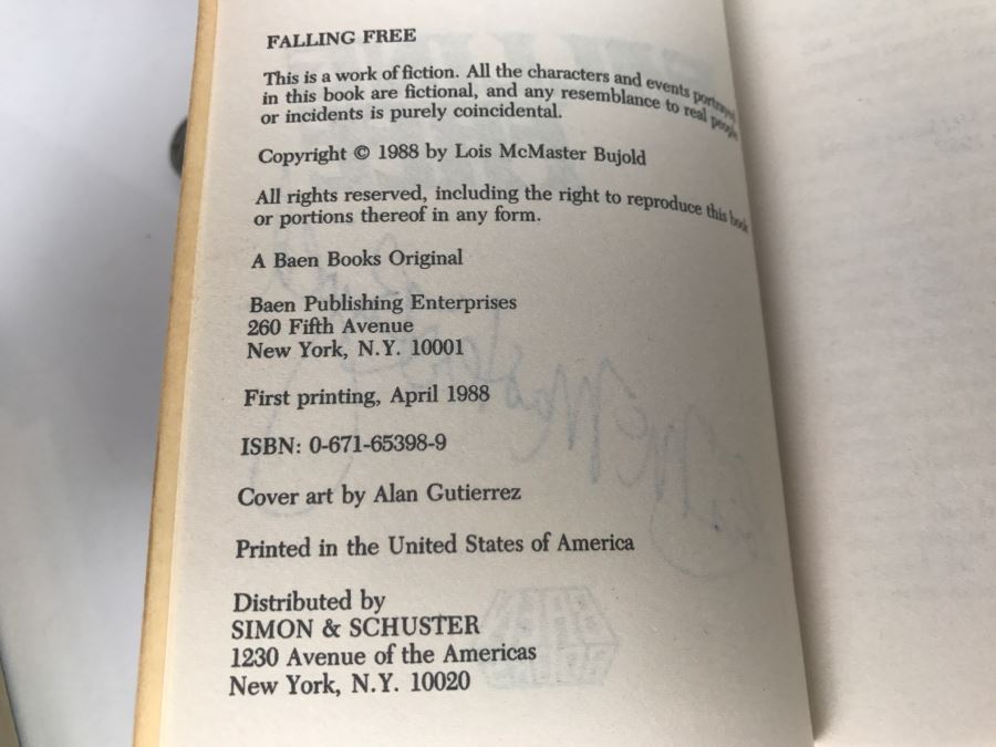 Signed Set Of (4) Paperback Books By Lois McMaster Bujold [Photo 15]