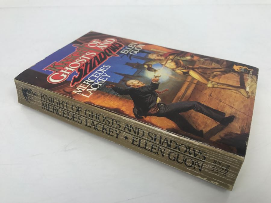 Signed Set Of (3) Paperback Books By Mercedes Lackey (Signed) And Ellen Guon [Photo 9]