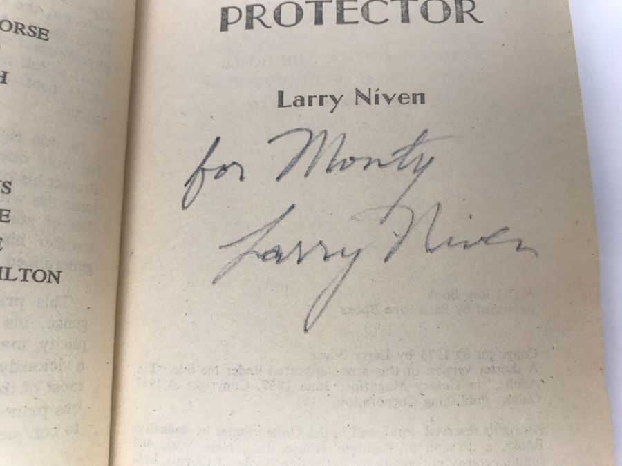Signed Set Of (4) Paperback Books By Larry Niven [Photo 7]