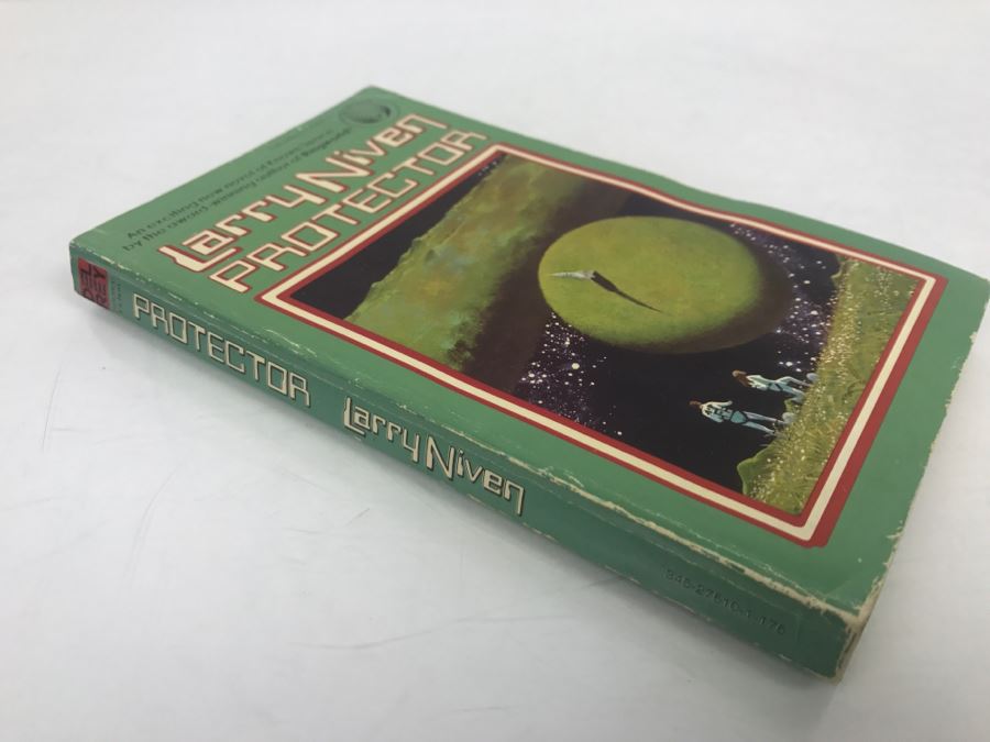 Signed Set Of (4) Paperback Books By Larry Niven [Photo 4]