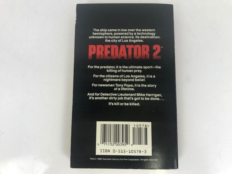 Signed Set Of (2) Paperback Books Batman: To Stalk A Specter And Predator 2 By Simon Hawke [Photo 11]