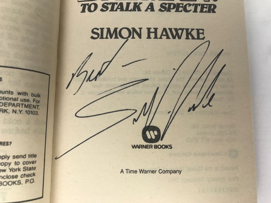 Signed Set Of (2) Paperback Books Batman: To Stalk A Specter And Predator 2 By Simon Hawke [Photo 7]