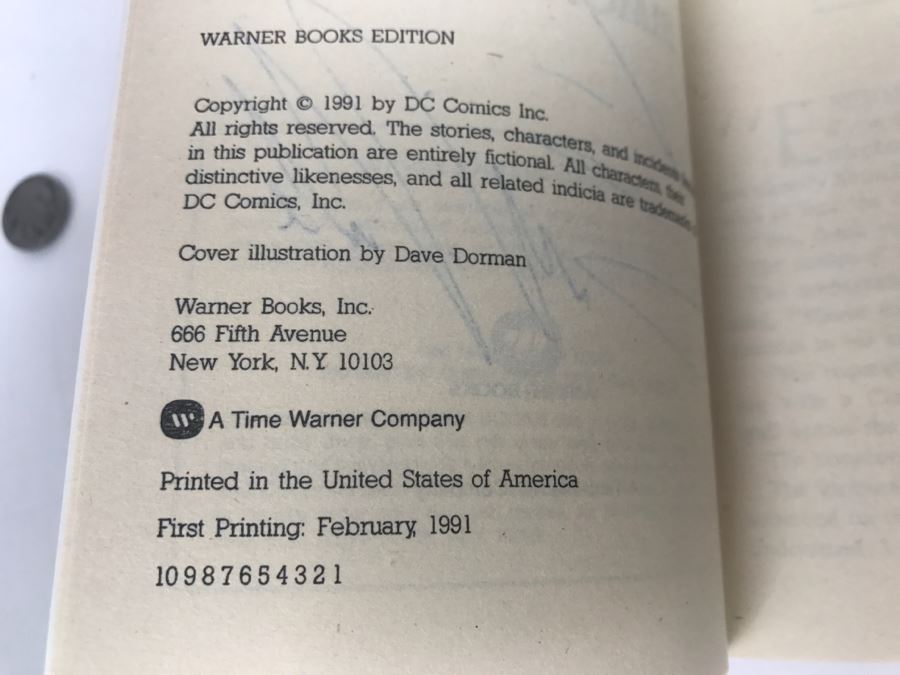 Signed Set Of (2) Paperback Books Batman: To Stalk A Specter And Predator 2 By Simon Hawke [Photo 8]