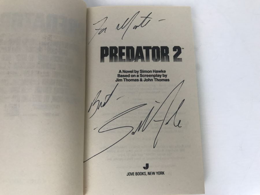 Signed Set Of (2) Paperback Books Batman: To Stalk A Specter And Predator 2 By Simon Hawke [Photo 12]