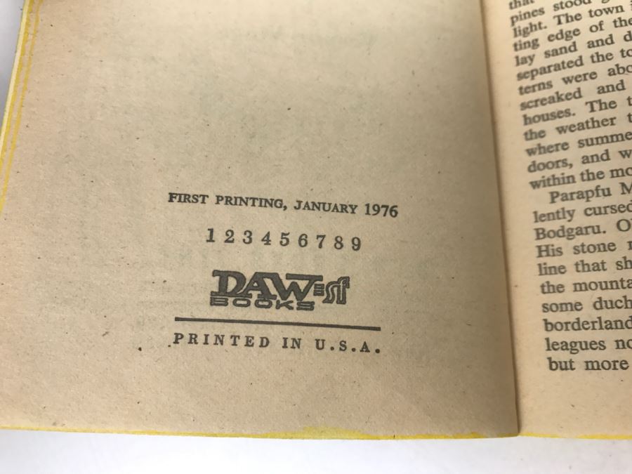 Signed Set Of (2) Paperback Books By Vernor Vinge [Photo 9]