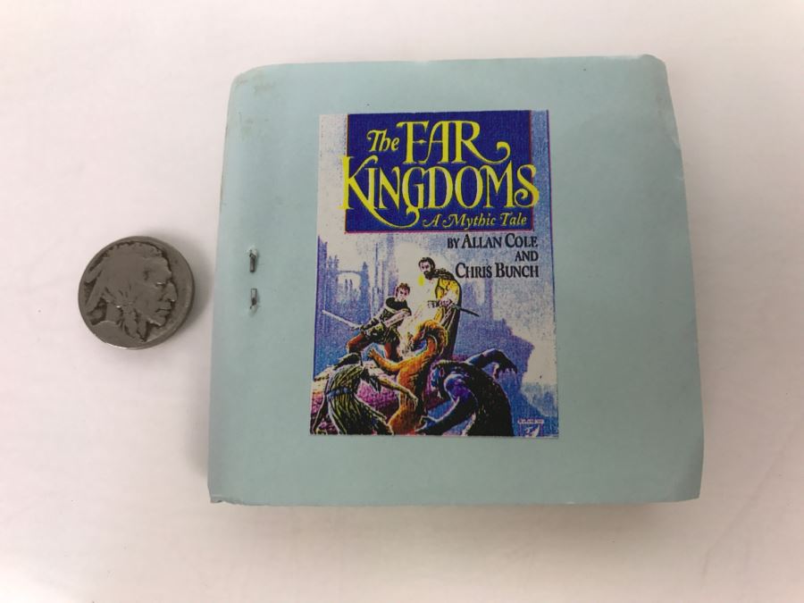 Signed Set Of (4) Paperback Books By Allan Cole And Chris Bunch [Photo 19]