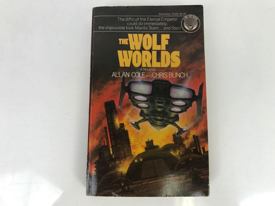 Signed Set Of (4) Paperback Books By Allan Cole And Chris Bunch [Photo 8]