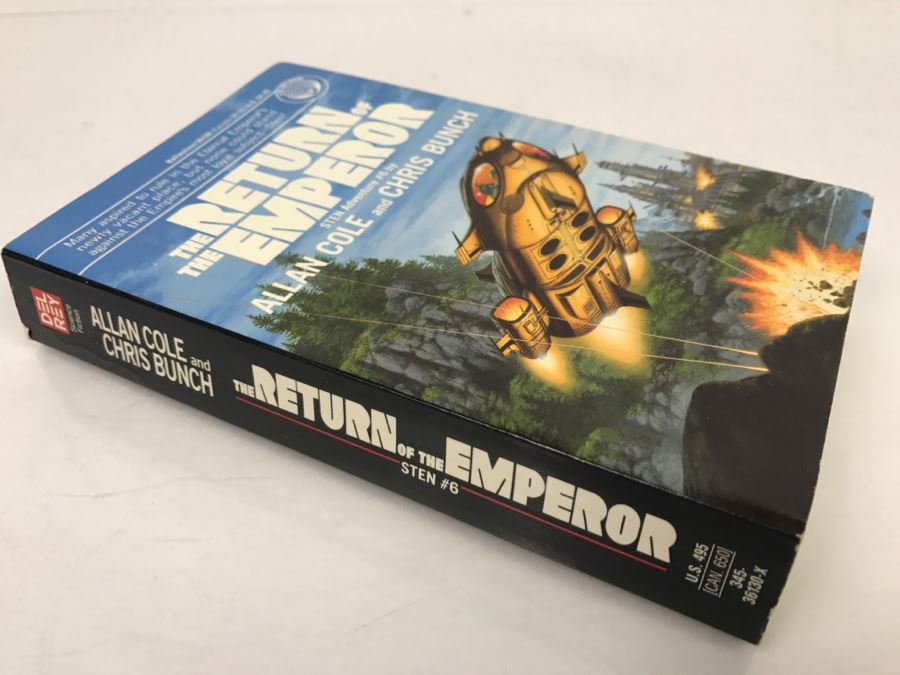 Signed Set Of (3) Paperback Books By Allan Cole And Chris Bunch [Photo 4]