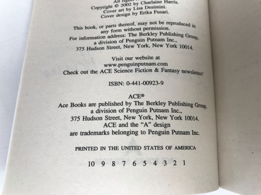 Signed Set Of (4) Paperback Books By Charlaine Harris [Photo 16]