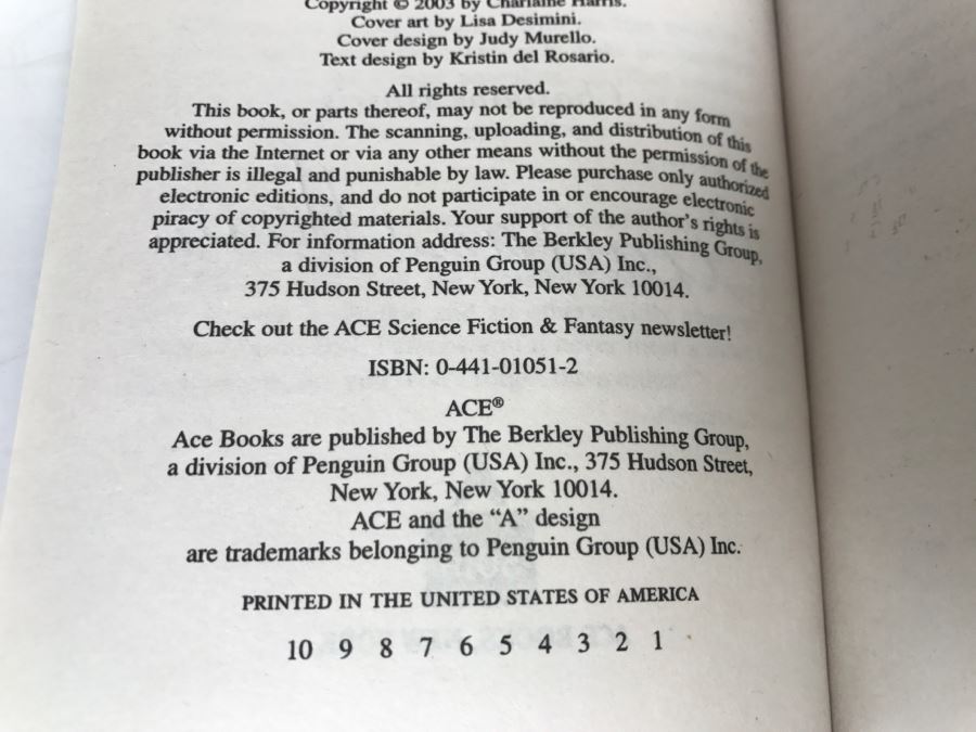 Signed Set Of (4) Paperback Books By Charlaine Harris [Photo 23]