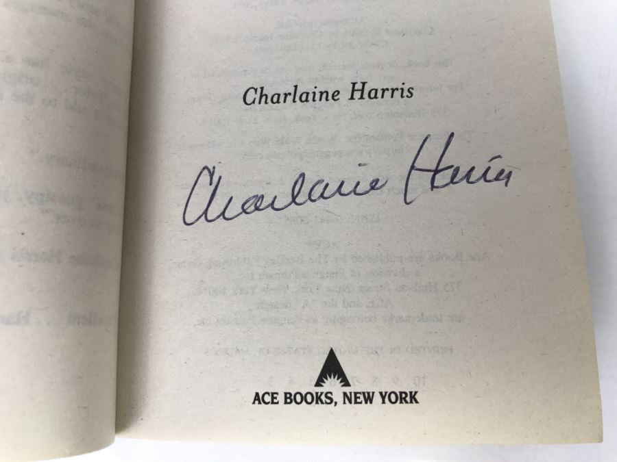 Signed Set Of (4) Paperback Books By Charlaine Harris [Photo 7]