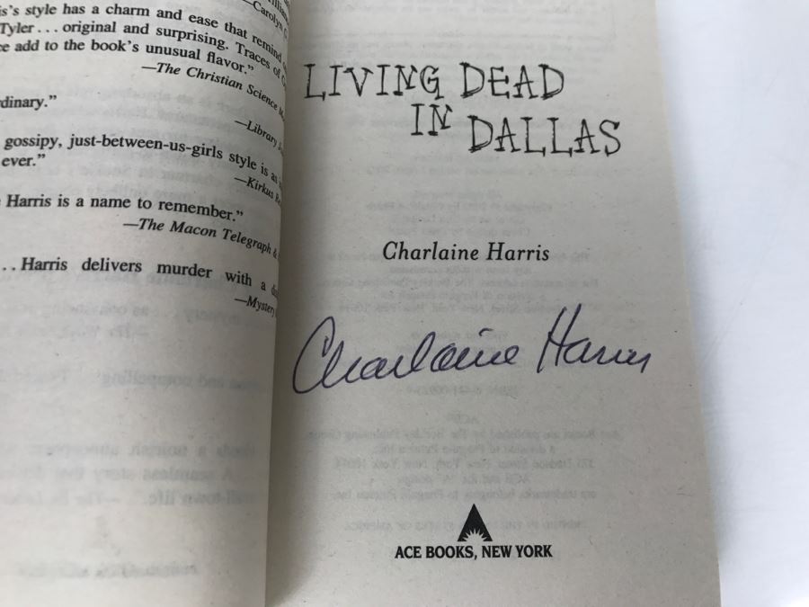 Signed Set Of (4) Paperback Books By Charlaine Harris [Photo 13]