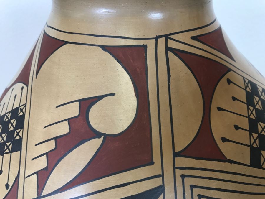 Large Signed Mata Ortiz Pottery By Miguel Bugarini En Santa Fe From The Frank Howell Gallery With Wrought Iron Stand 15'W X 18'H Estimate $250 [Photo 6]