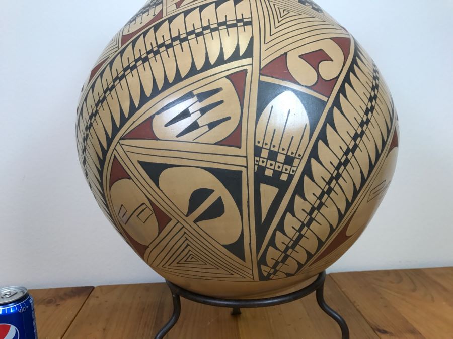 Large Signed Mata Ortiz Pottery By Miguel Bugarini En Santa Fe From The Frank Howell Gallery With Wrought Iron Stand 15'W X 18'H Estimate $250 [Photo 8]