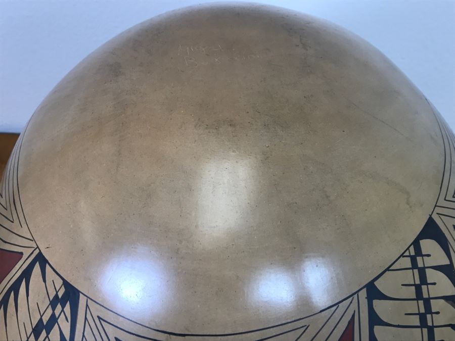Large Signed Mata Ortiz Pottery By Miguel Bugarini En Santa Fe From The Frank Howell Gallery With Wrought Iron Stand 15'W X 18'H Estimate $250 [Photo 26]