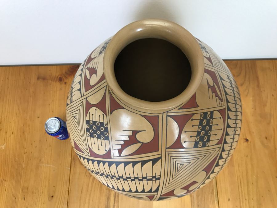 Large Signed Mata Ortiz Pottery By Miguel Bugarini En Santa Fe From The Frank Howell Gallery With Wrought Iron Stand 15'W X 18'H Estimate $250 [Photo 3]