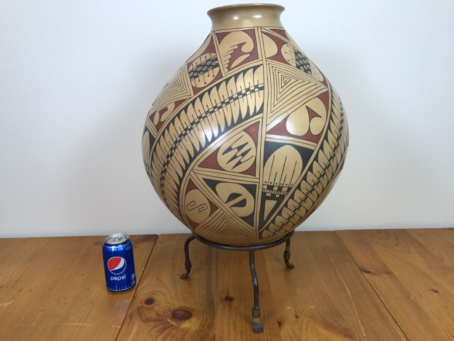 Large Signed Mata Ortiz Pottery By Miguel Bugarini En Santa Fe From The Frank Howell Gallery With Wrought Iron Stand 15'W X 18'H Estimate $250 [Photo 11]